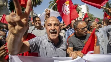 challenges facing workers in Tunisia’s private and public sectors